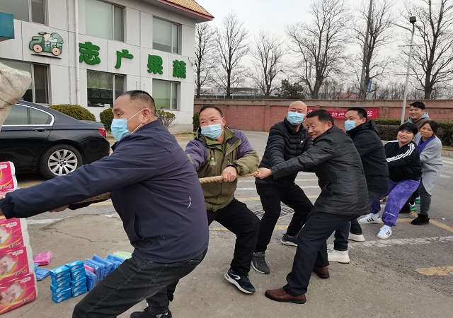 华体买球举办员工拔河大赛